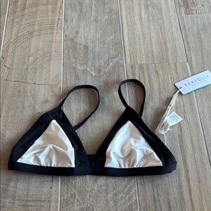 Seafolly NWT Black and White PopBlock Bra Bikini with Adjustable Straps